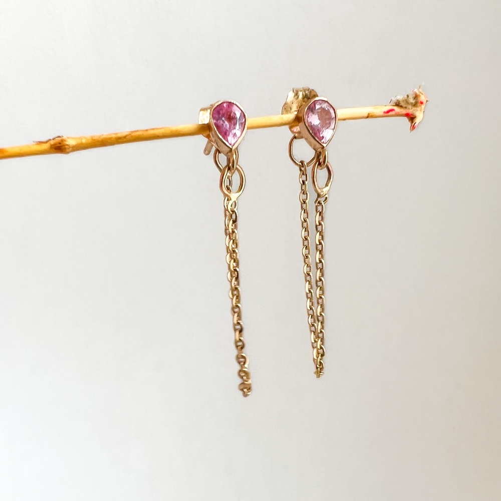 14k Yellow Gold Pear Shaped Pink Sapphire Chain Stud Earrings